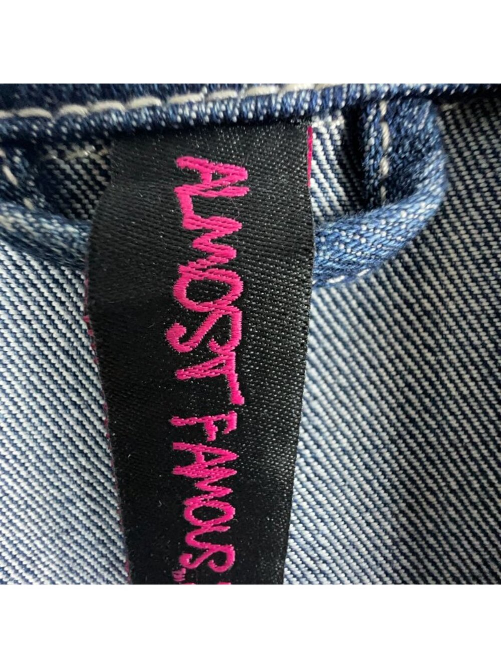 Almost Famous Cropped Denim Jacket Size Medium Button Front Long Sleeve Blue - Picture 5 of 12